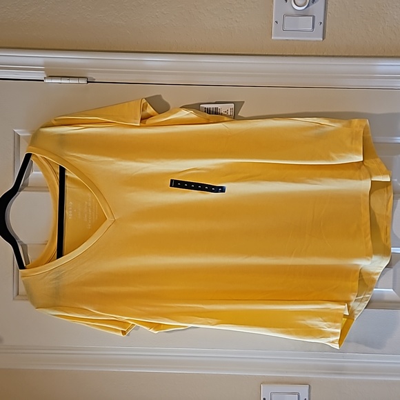 torrid Tops - TORRID light yellow Classic V-neck tee Size 3